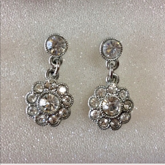 4 Pairs Bundle Earrings with Rhinestones - Picture 3 of 4